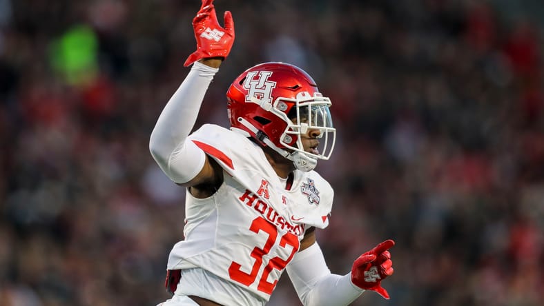 Gervarrius Owens reacts to missed Cincinnati field goal on Dec. 4, 2021.