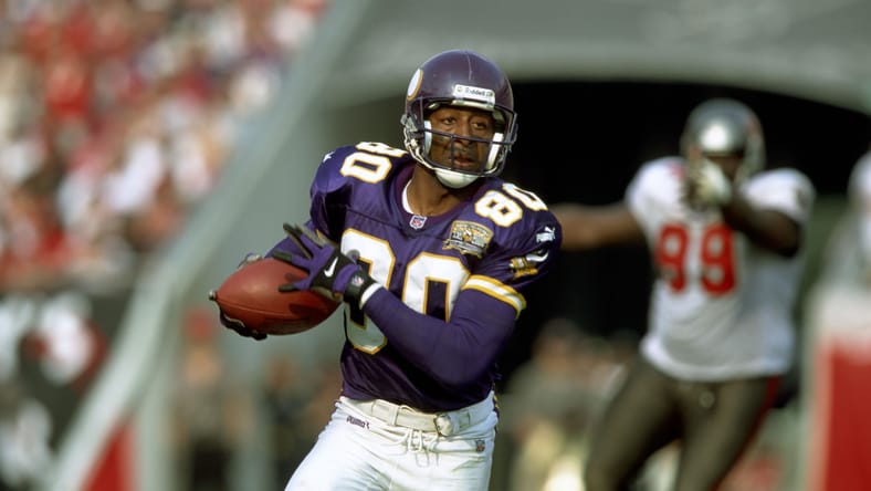 Cris Carter runs a route for the Vikings against the Buccaneers in 2000.