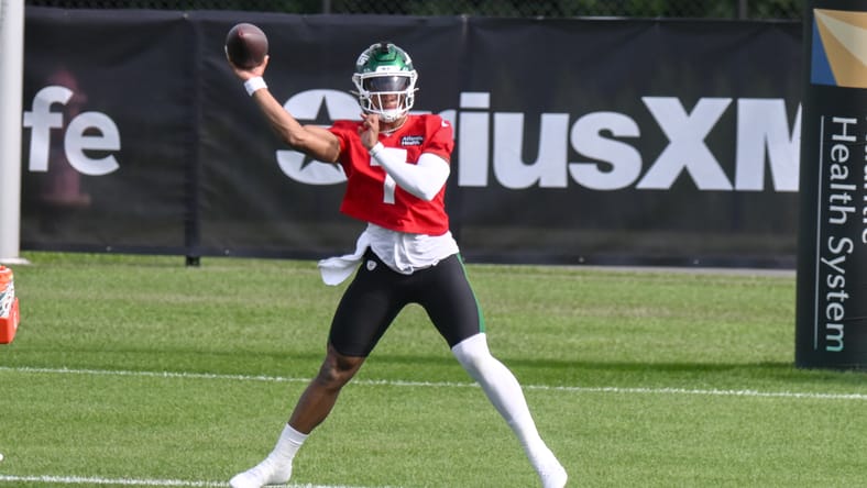 Justin Fields runs drill during Jets training camp in July 2025