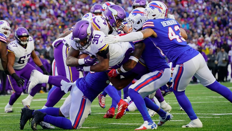 C.J. Ham scored a touchdown at Buffalo in 2022.
