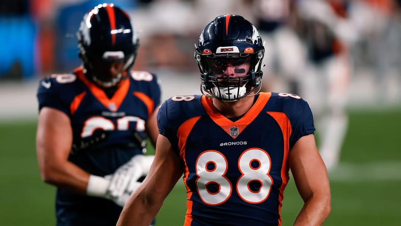 Nick Vannett warms up for Broncos before Titans game on Sept. 14, 2020
