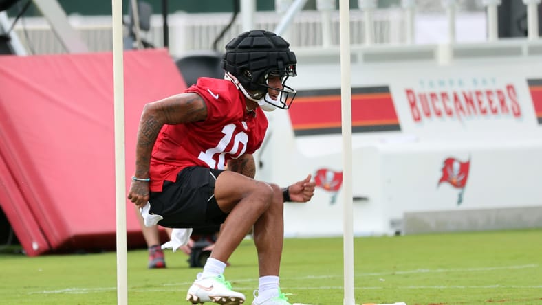 Trey Palmer runs drills during Buccaneers training camp.