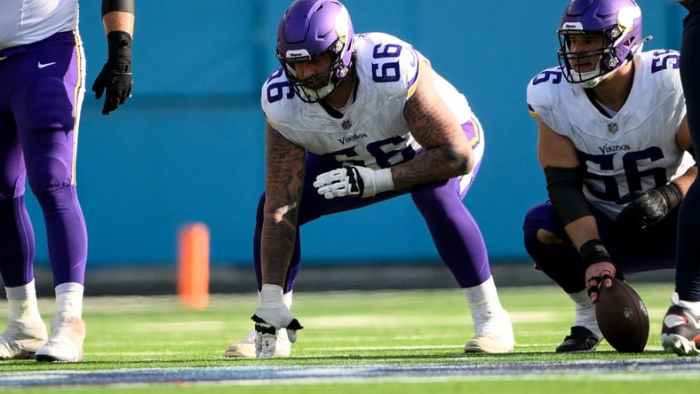 Dalton Risner in his stance against the Titans in 2024.