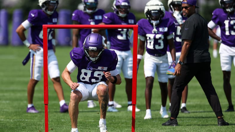Thayer Thomas participates in Vikings training camp drills.
