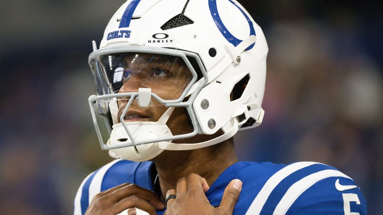Anthony Richardson warms up before the Colts’ preseason game against the Packers, Aug 16, 2025.