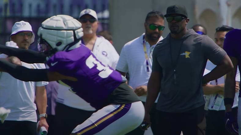 Brian Flores at joint practices in 2025