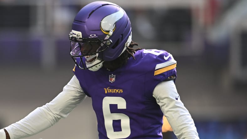 Vikings CB Dwight McGlothern in Week 3 of 2025
