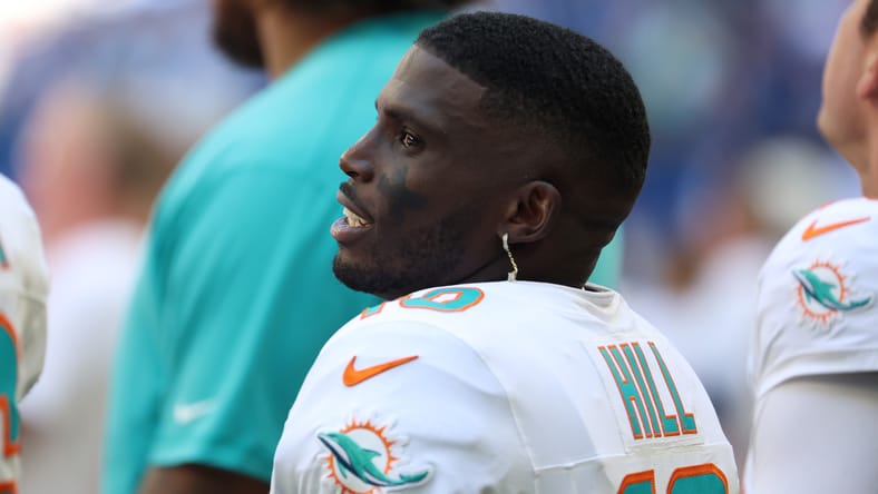 Tyreek Hill warms up before the Dolphins face the Colts in Indianapolis.