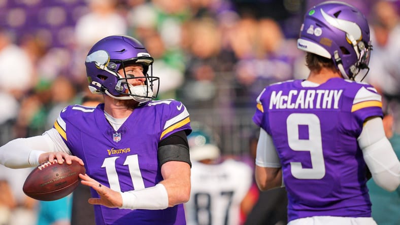 Carson Wentz warms up before the Vikings’ home game against the Eagles at U.S. Bank Stadium.