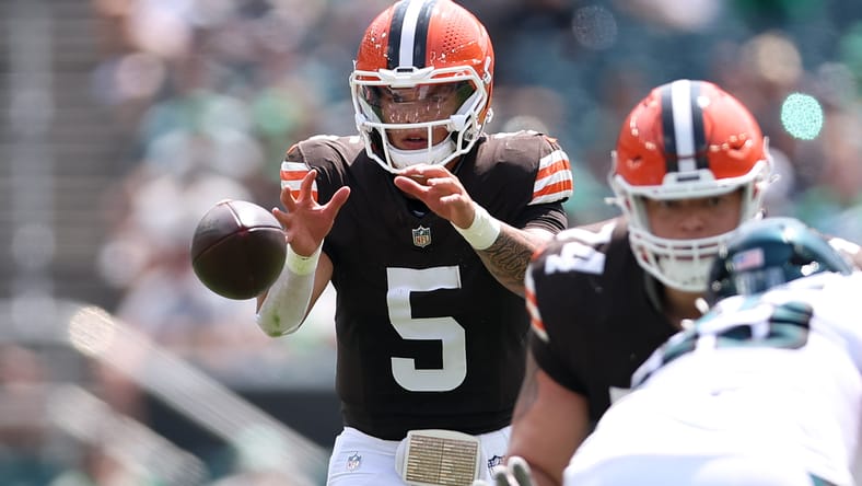 Cleveland Browns quarterback Dillon Gabriel snaps the ball against the Eagles.