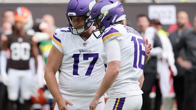 Will Reichard congratulated by Ryan Wright after extra point in London.