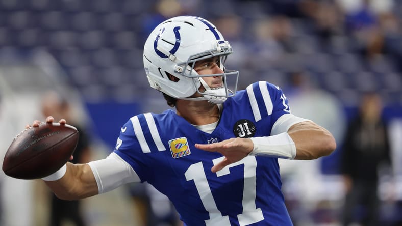 Daniel Jones warms up before Colts game against Raiders at Lucas Oil Stadium.