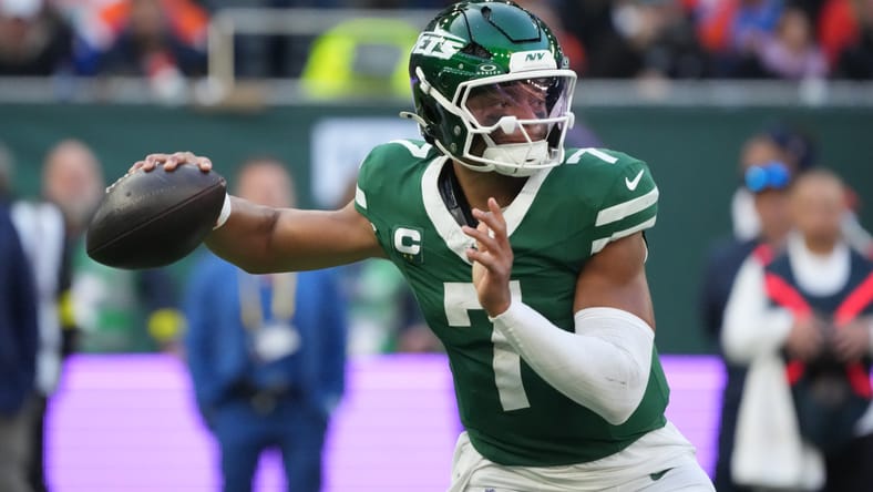 Justin Fields throws a pass during the Jets’ International Series game against the Broncos at Tottenham Hotspur Stadium in London.