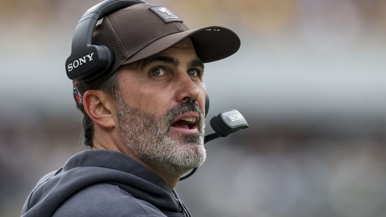 Kevin Stefanski watches from the sideline during the Browns-Steelers game at Acrisure Stadium.