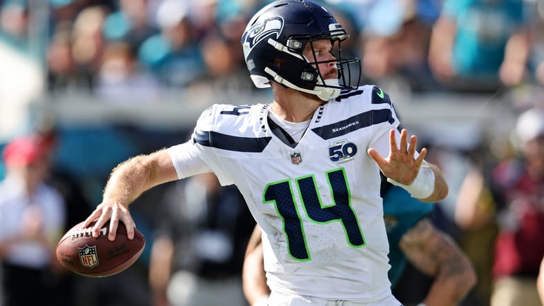 Sam Darnold drops back to pass during the Seahawks’ game against the Jaguars at EverBank Stadium.