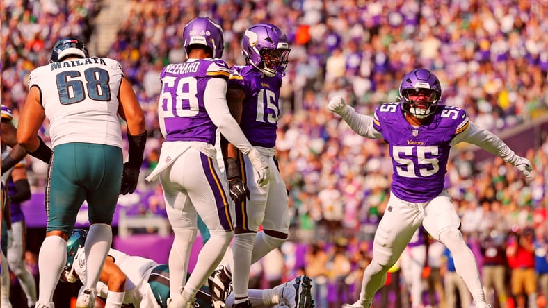 Eric Wilson celebrates a sack during the Vikings’ home game against the Eagles.