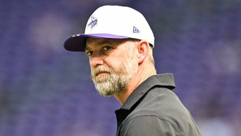 Vikings OC Wes Phillips in 2025 during the preseason.