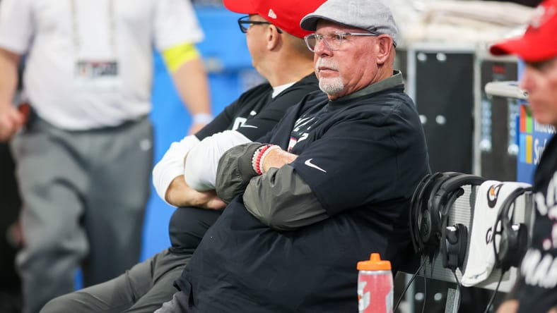 Bruce Arians on the field before the Buccaneers–Falcons game.