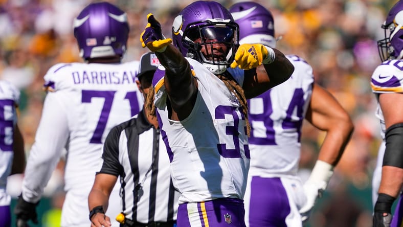 Vikings RB Aaron Jones in 2024 at Lambeauf Field against the Green Bay Packers