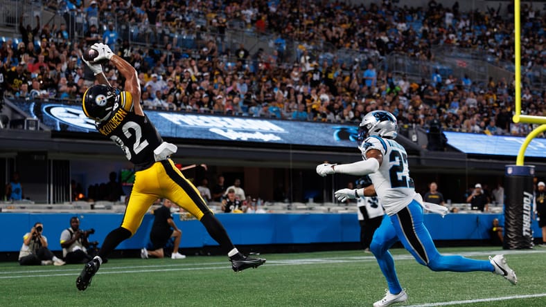 Shemar Bartholomew covers a receiver during the Panthersโ preseason game against the Steelers in Charlotte.