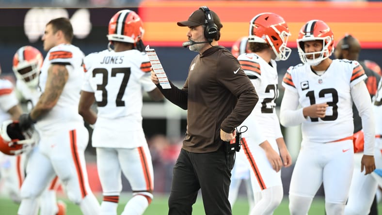 Former Vikings OC Kevin Stefanski looks on from the sideline during the Browns’ road game against the Patriots at Gillette Stadium.