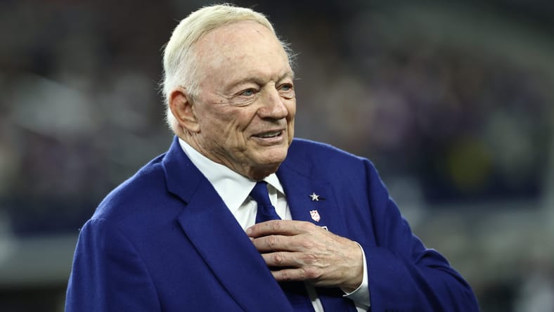 Cowboys owner Jerry Jones against the Vikings in 2025