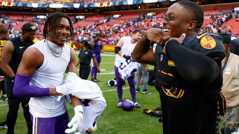 Justin Jefferson & Terry McLaurin in 2022 during the regular season for Commanders-Vikings