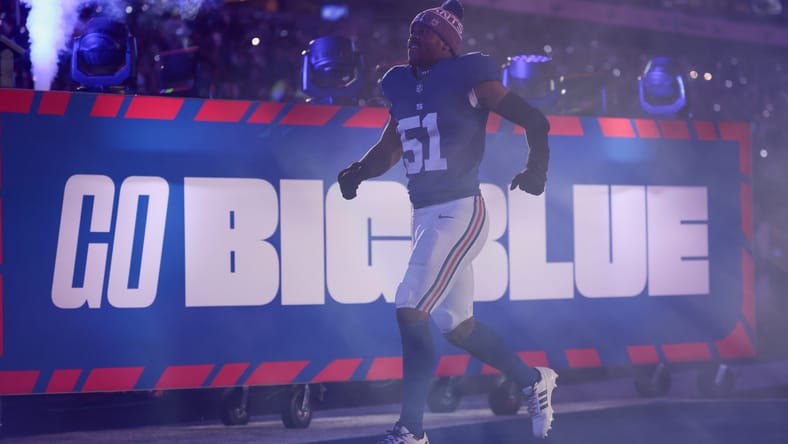 Abdul Carter runs onto the field before Giants-Eagles game at MetLife Stadium
