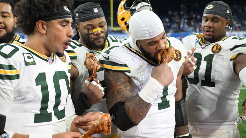 MIcah Parsons during NFC North showdown 