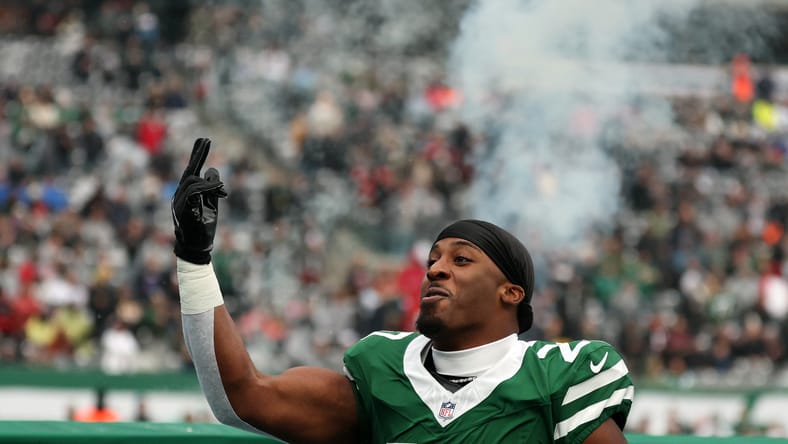Breece Hall takes the field before the Jets’ game at MetLife Stadium. Vikings free agent Breece Hall.