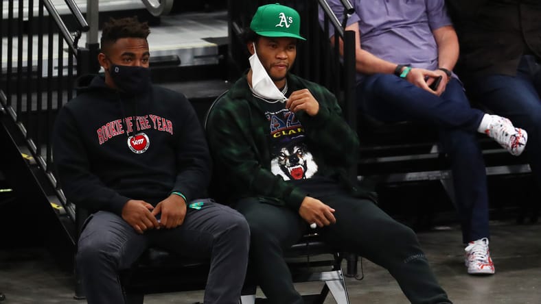 Cardinals QB Kyler Murray at an NBA game in 2021