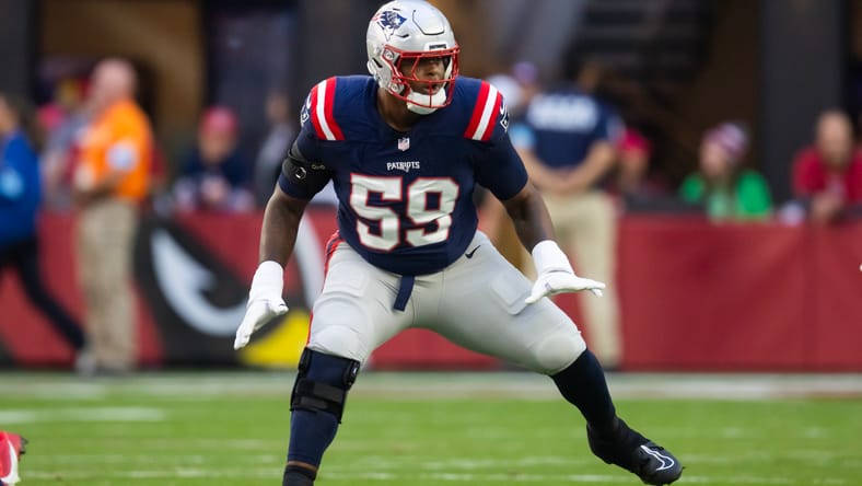 Patriots offensive tackle Vederian Lowe lined up against the Cardinals at State Farm Stadium.