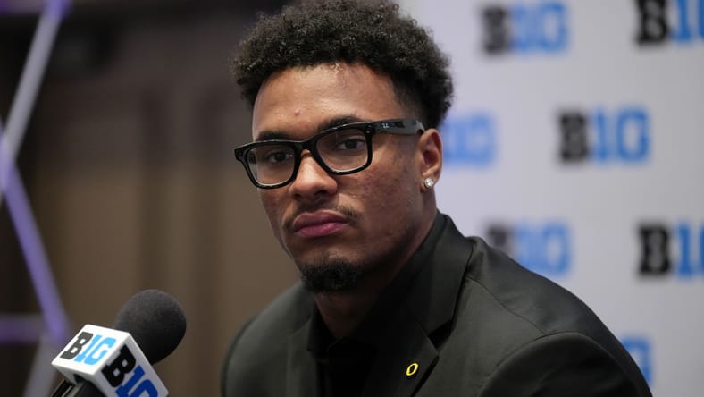 Oregon tight end Kenyon Sadiq in 2025