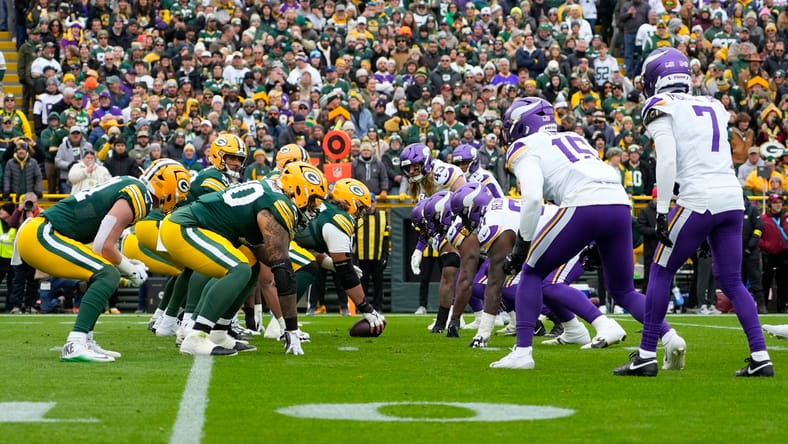 Jordan Love against the Vikings defense in 2025