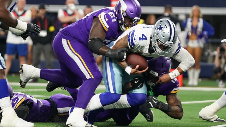 Vikings DT Jalen Redmond against the Cowboys in 2025