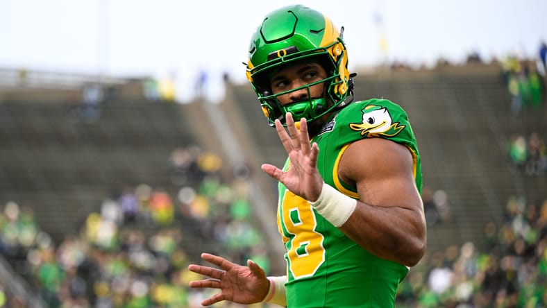 Oregon TE Kenyon Sadiq in 2025