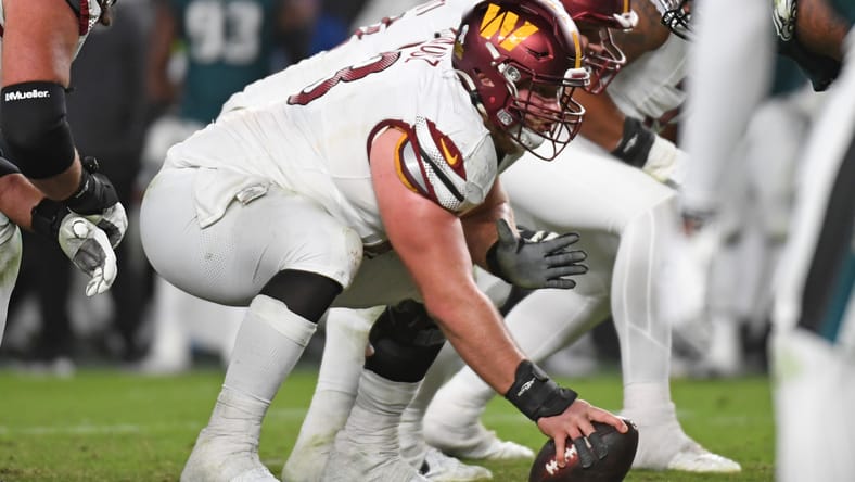 Tyler Biadasz lines up on the offensive line for Washington against the Eagles.