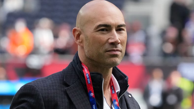 Ex-Vikings LB Ben Leber in London in 2025