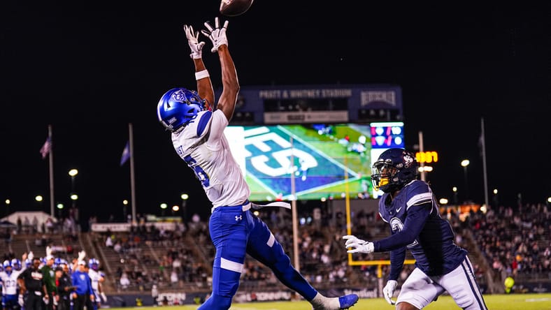 NCAA Football: Georgia St. at Connecticut