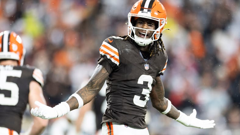 Jerry Jeudy gestures toward officials during a Browns game against the Dolphins at Huntington Bank Field. Vikings trades 2026 NFL Draft