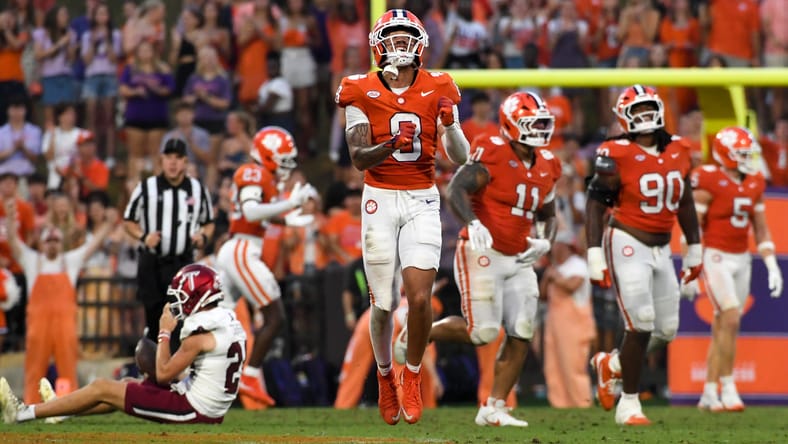Avieon Terrell celebrating after stopping a fake punt during a Clemson game against Troy. Avieon Terrell Vikings draft.