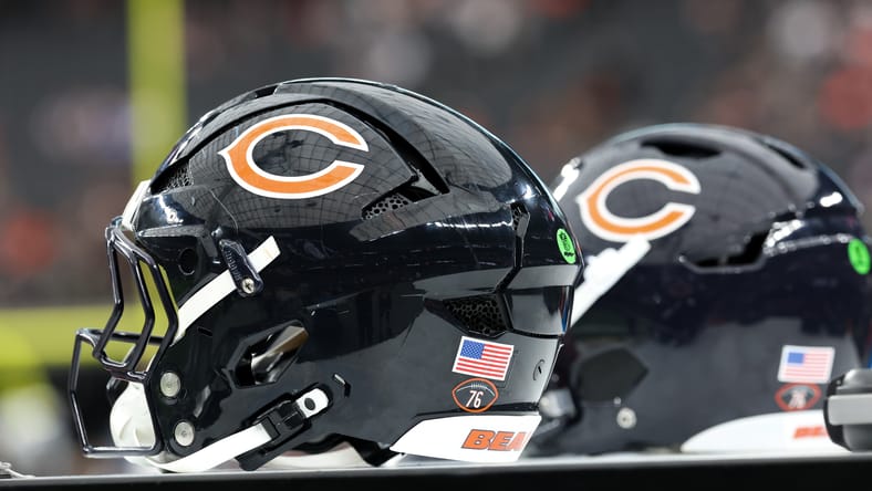 Chicago Bears helmets in 2025 agains the Raiders