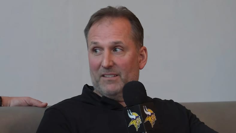 Rob Brzezinski speaks with Paul Allen and Pete Bercich at the NFL Scouting Combine