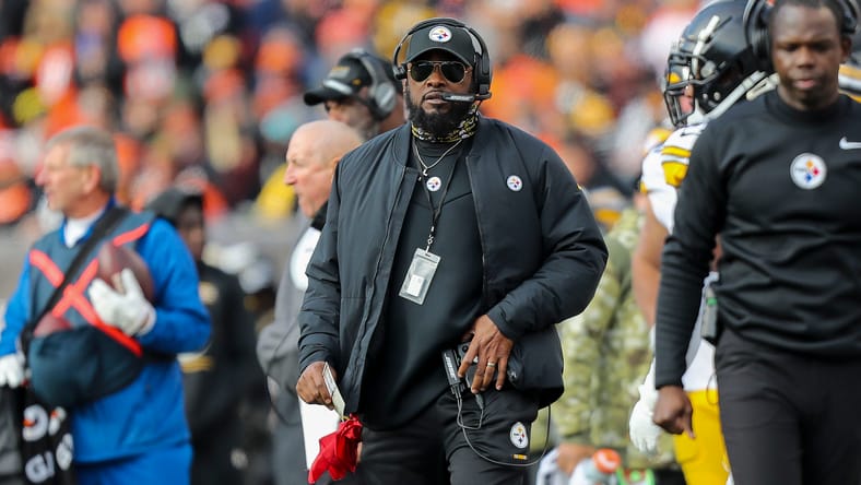 Mike Tomlin on sideline during Steelers vs Bengals game in Cincinnati. Mike Tomlin NBC.