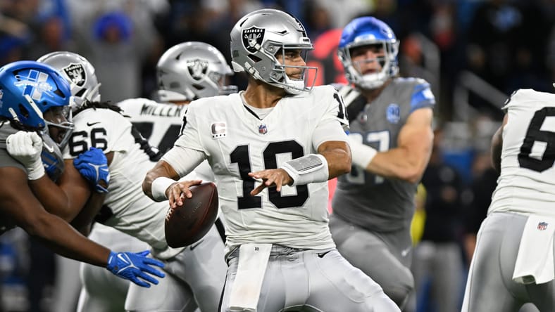 Jimmy Garoppolo preparing to throw pass against Lions at Ford Field. Jimmy Garoppolo Vikings.