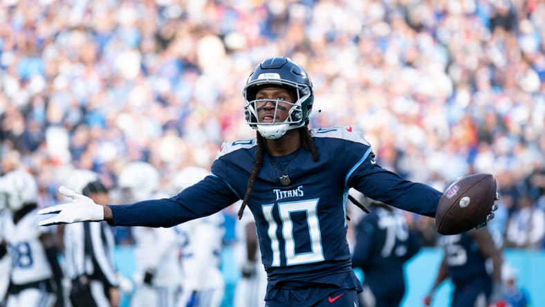 Titans WR DeAndre Hopkins scored a TD