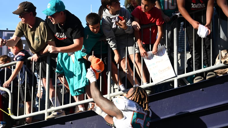 Dolphins center Aaron Brewer against the Patriots in 2024