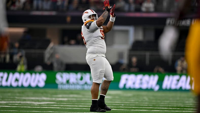 Domonique Orange celebrates after a sack against Arizona State at AT&T Stadium. Vikings Domonique Orange. Vikings Domonique Orange.