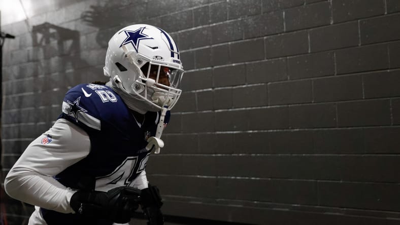 Cowboys pass rusher Jadeveon Clowney against the Commanders in 2025