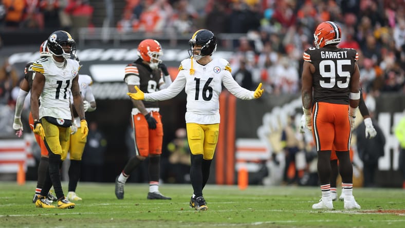 Adam Thielen reacts during the fourth quarter of a game against the Browns. Adam Thielen